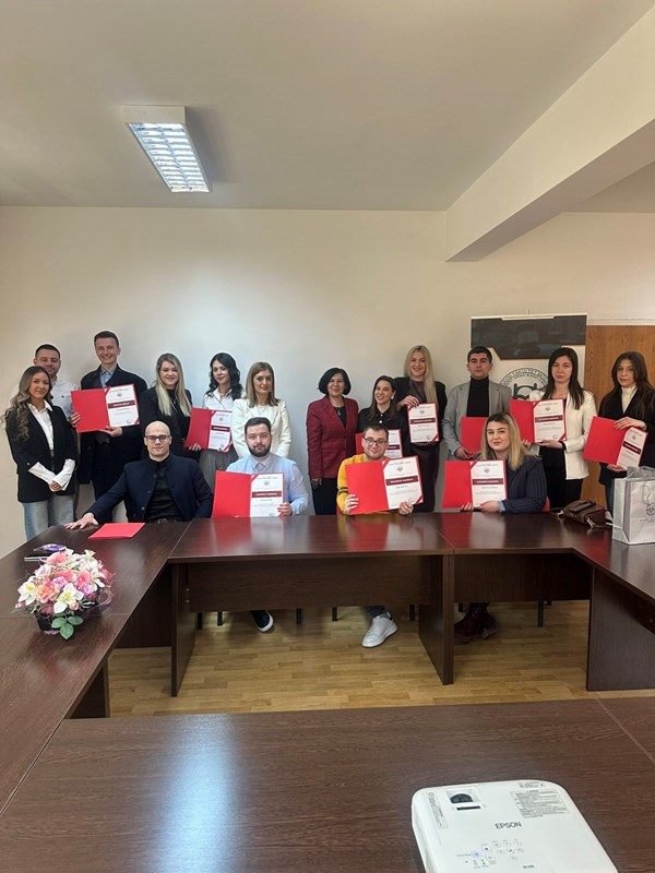 At the Faculty of Law, Dean Prof. Dr. Amra Jasarbegovic, along with Vice-Dean Prof. Dr. Suncica Hajdarovic awarded and the top-performing students with the Dean’s Awards for the highest GPA in the 2023/2024 academic year. Dean Jasarbegovic also presented a Scroll of Honour to student Anes Beganovic for his contribution to public promotion, activities, and engagement at the Faculty of Law.