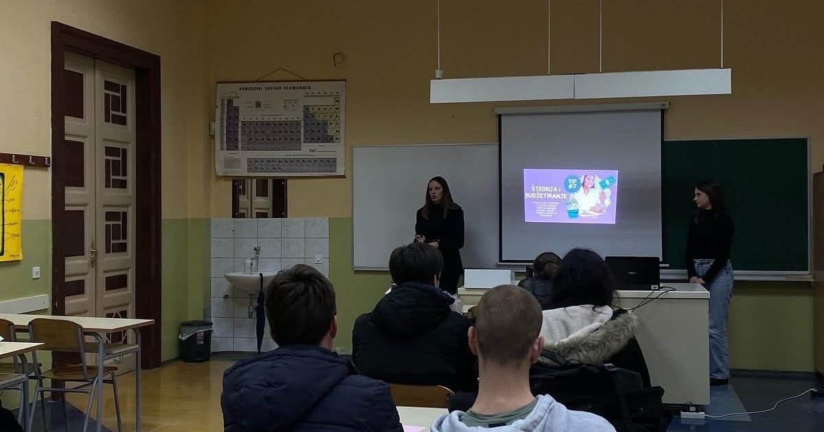 On the 23rd of January, 2025, the students of the Faculty of Economics had the opportunity to hold a workshop for the senior pupils of the Mostar Gymnasium. The topic of the workshop was financial literacy.