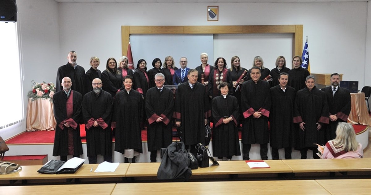 The Dzemal Bijedic University of Mostar held a ceremonial event in the amphitheatre of the Faculty of Humanities to mark its 48th anniversary and promote new doctors of science.