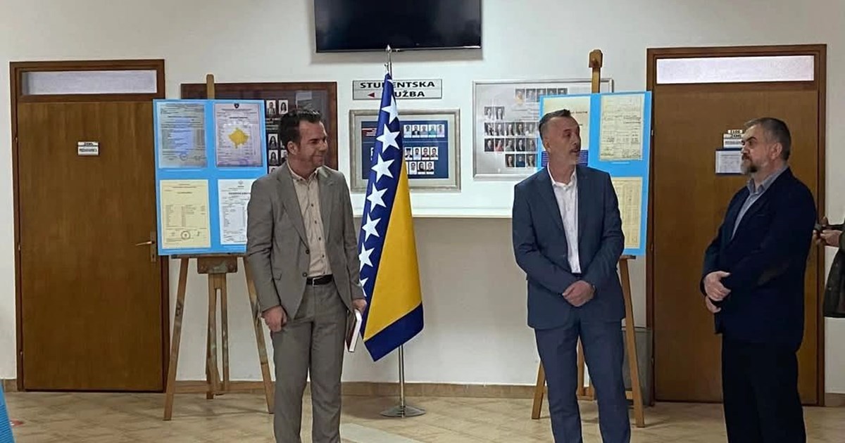 On the 28th of February, 2025, the Faculty of Education at the Dzemal Bijedic University of Mostar hosted the exhibition ‘Bosnian Language and Education.’ Professor Dr. Ekrem Colakhodzic opened the exhibition to mark the celebration of the 1st of March, the Day of Independence of Bosnia and Herzegovina.