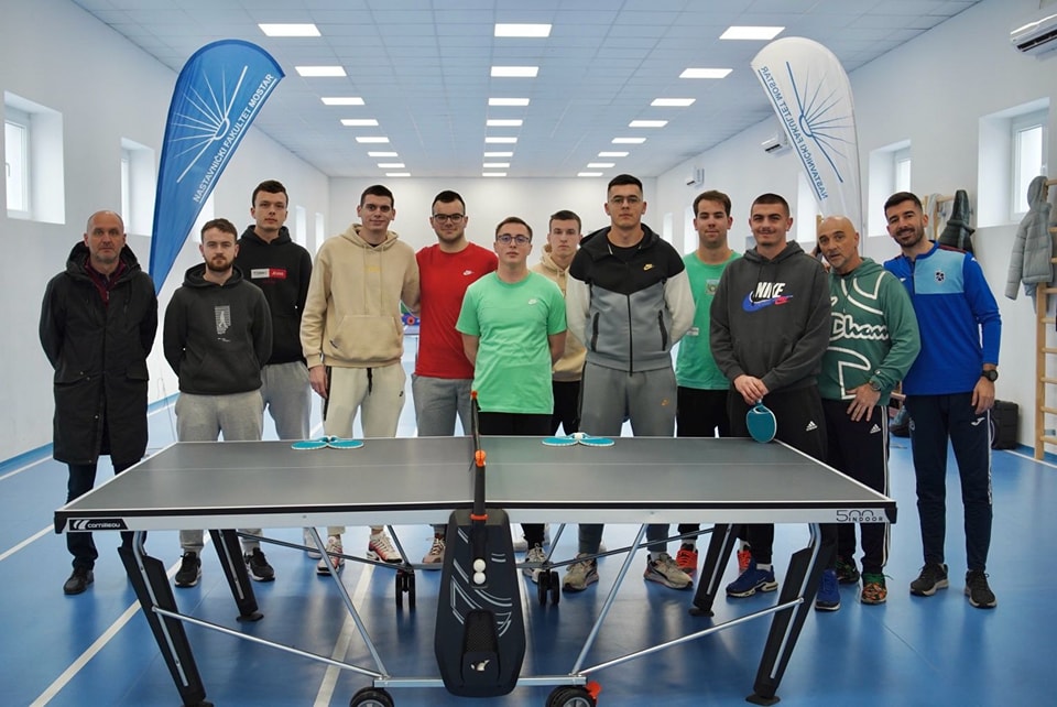 Povodom obilježavanja 48. godišnjice Univerziteta “Džemal Bijedić” u Mostaru, u dvorani “Sport i zdravlje” na Nastavničkom fakultetu održan je turnir u stonom tenisu.