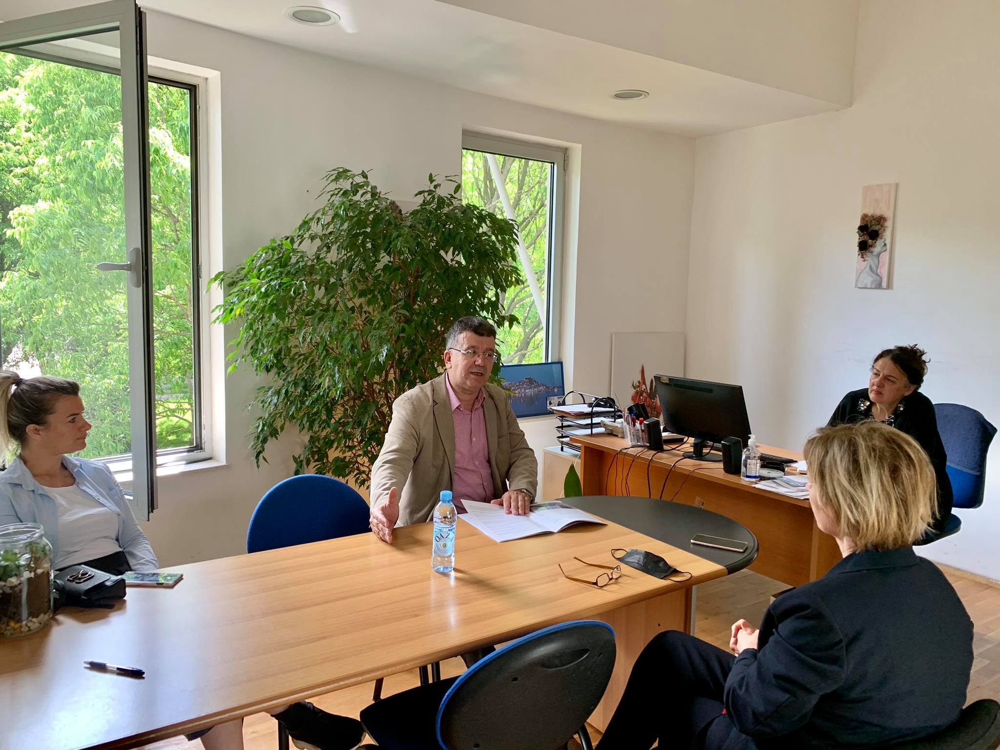 Agromediteranski fakultet: Sastanak akademskog osoblja, predstavnika Agencije za sigurnost hrane Bosne i Hercegovine i Elme Badžak ispred Jaffa-Komerc