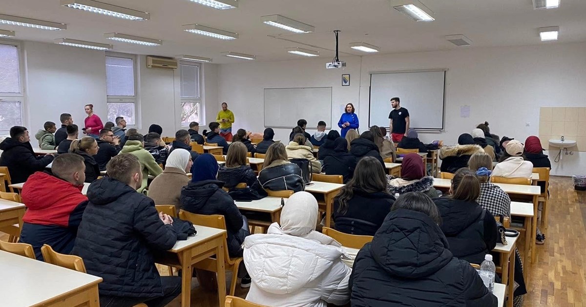 The Department of Sports and Health, in cooperation with the Public Health Institution Health Center Old Town, held a lecture on first aid assistance for students of the Faculty of Education.